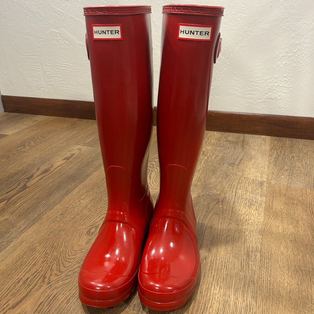 GLOSSY RED WOMENS HUNTER RED GLOSSY RAIN BOOTS SIZE 7 NWOT